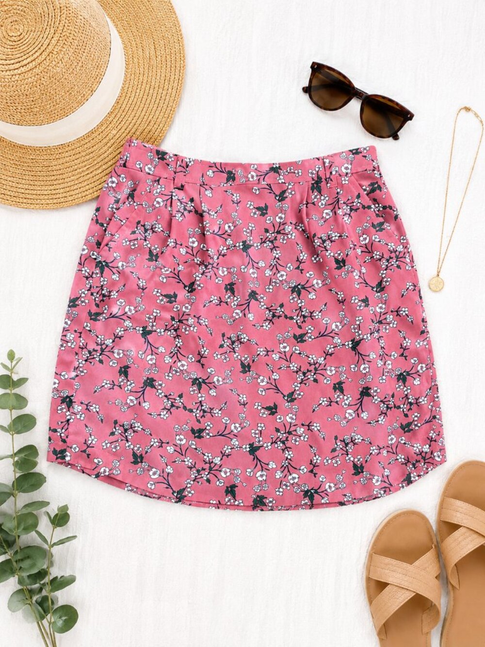 LOFT Size Medium Pink Floral Mini Skirt Pleated Preppy Spring Summer